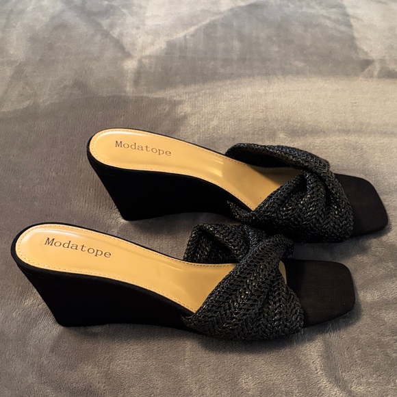 Modatope Elegant Black Wedge Sandals - Picture 2 of 4